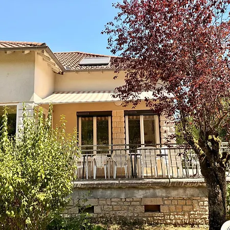بيت للعطل La Maison Des Tours Avec Vue Exceptionnelle Saint-Laurent-les-Tours
